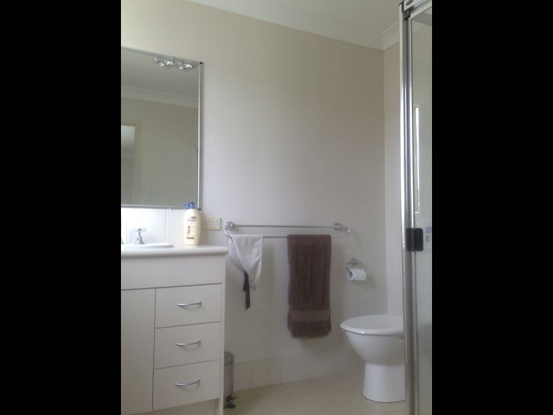 1/87 Victoria Drive, Pacific Pines QLD 4211