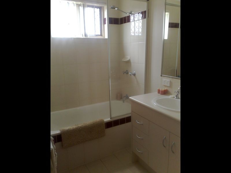 1/87 Victoria Drive, Pacific Pines QLD 4211