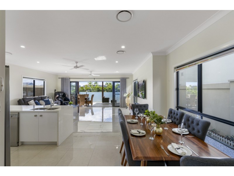 5041 Harbourview Drive, Hope Island QLD 4212