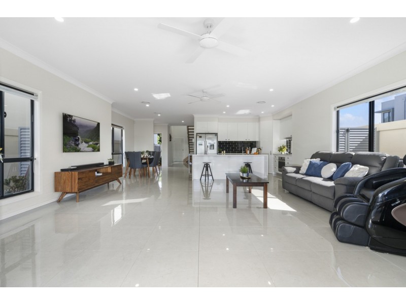 5041 Harbourview Drive, Hope Island QLD 4212