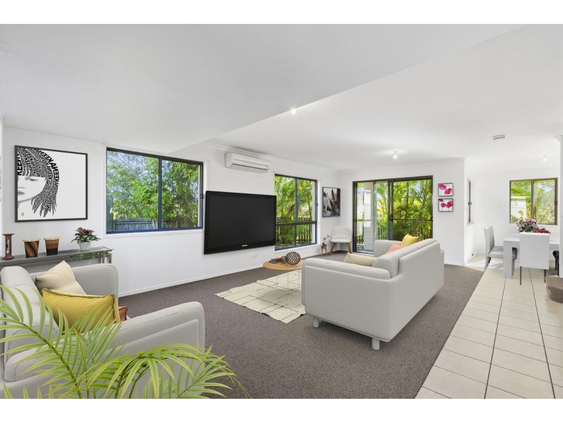 11/1 Santa Isobel Boulevard, Pacific Pines QLD 4211