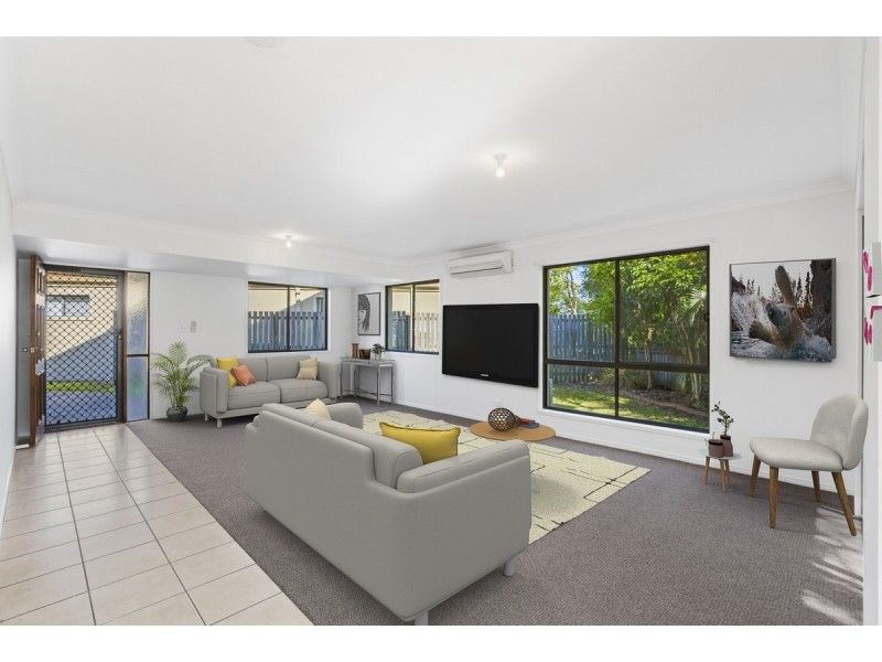 11/1 Santa Isobel Boulevard, Pacific Pines QLD 4211