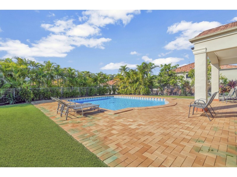 11/1 Santa Isobel Boulevard, Pacific Pines QLD 4211