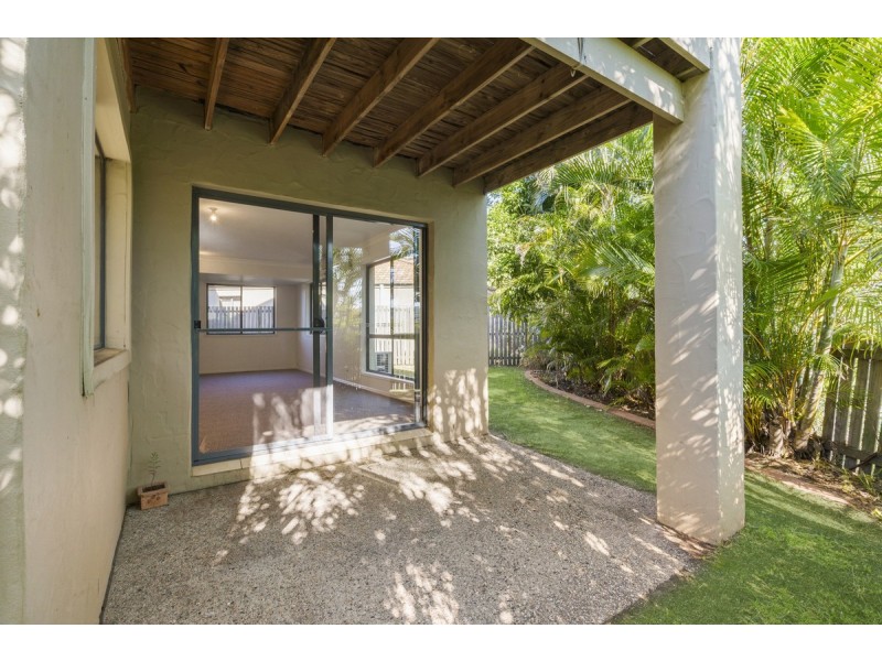 11/1 Santa Isobel Boulevard, Pacific Pines QLD 4211