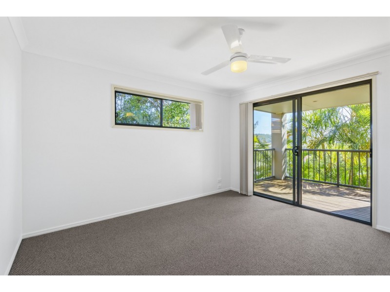 11/1 Santa Isobel Boulevard, Pacific Pines QLD 4211