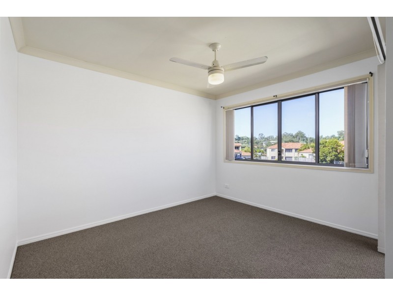 11/1 Santa Isobel Boulevard, Pacific Pines QLD 4211