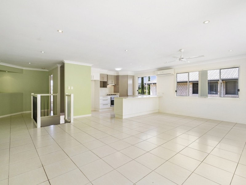 29 Hadrian Crescent, Pacific Pines QLD 4211