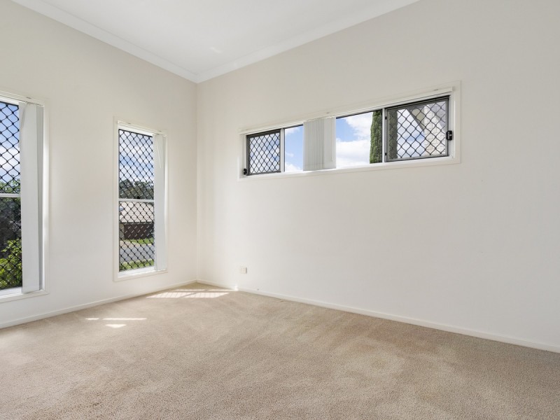 29 Hadrian Crescent, Pacific Pines QLD 4211