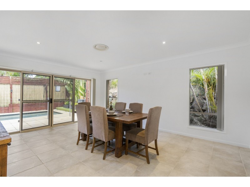 8 Arragan Court, Pacific Pines QLD 4211