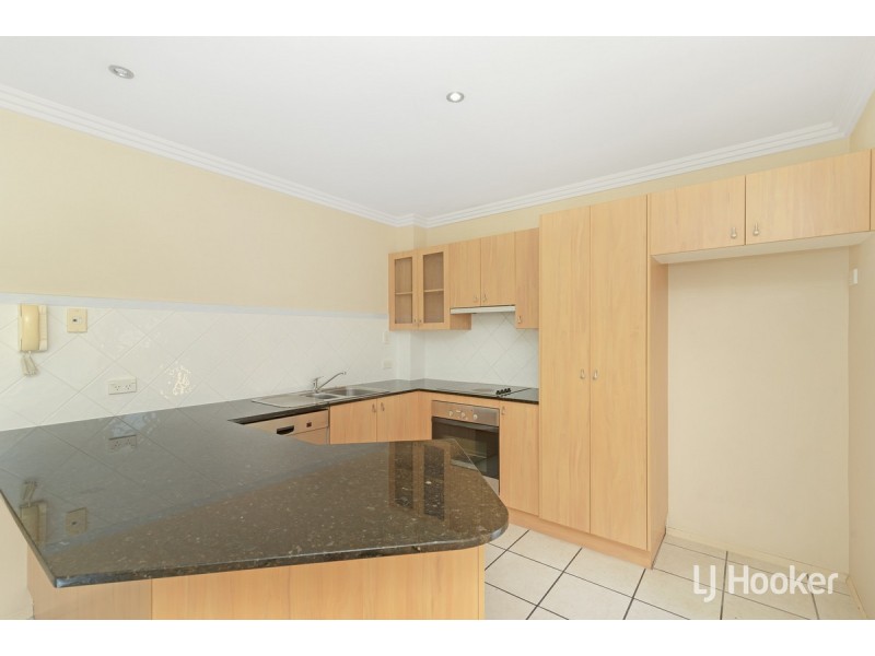 2/189 Scarborough Street, Southport QLD 4215