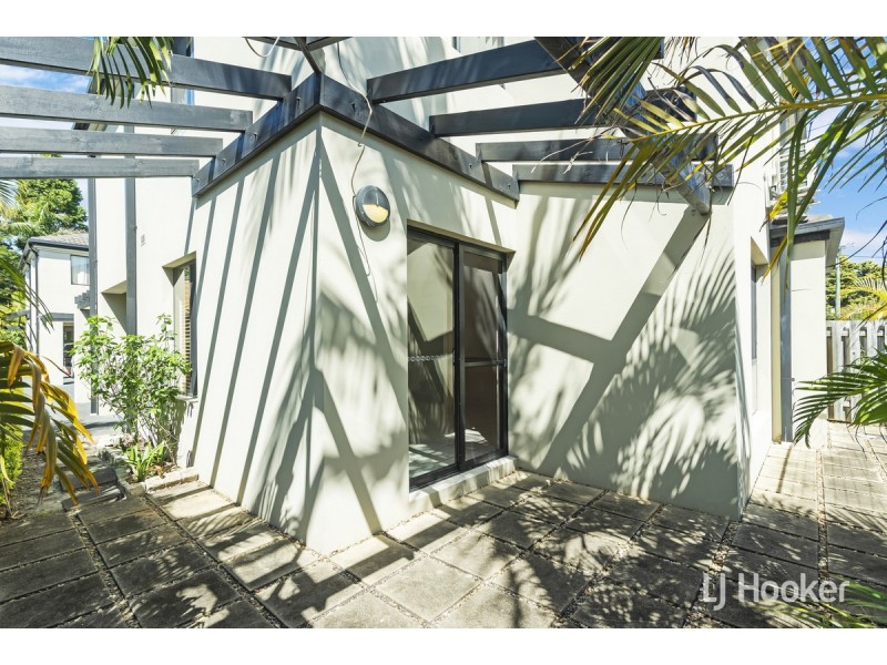 2/189 Scarborough Street, Southport QLD 4215