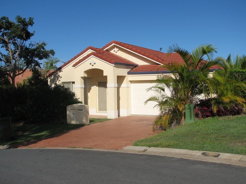 4 Gumview Place, Molendinar QLD 4214