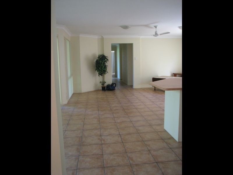 4 Gumview Place, Molendinar QLD 4214