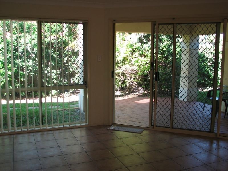 4 Gumview Place, Molendinar QLD 4214