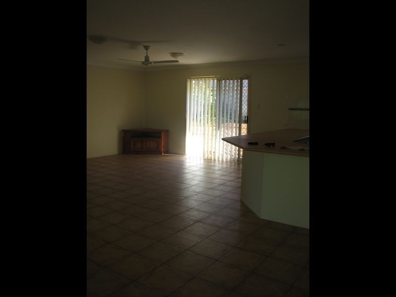 4 Gumview Place, Molendinar QLD 4214