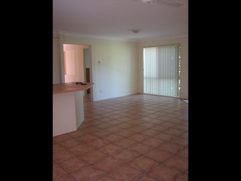 4 Gumview Place, Molendinar QLD 4214