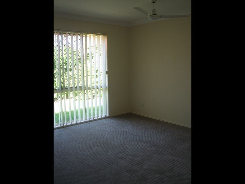 4 Gumview Place, Molendinar QLD 4214