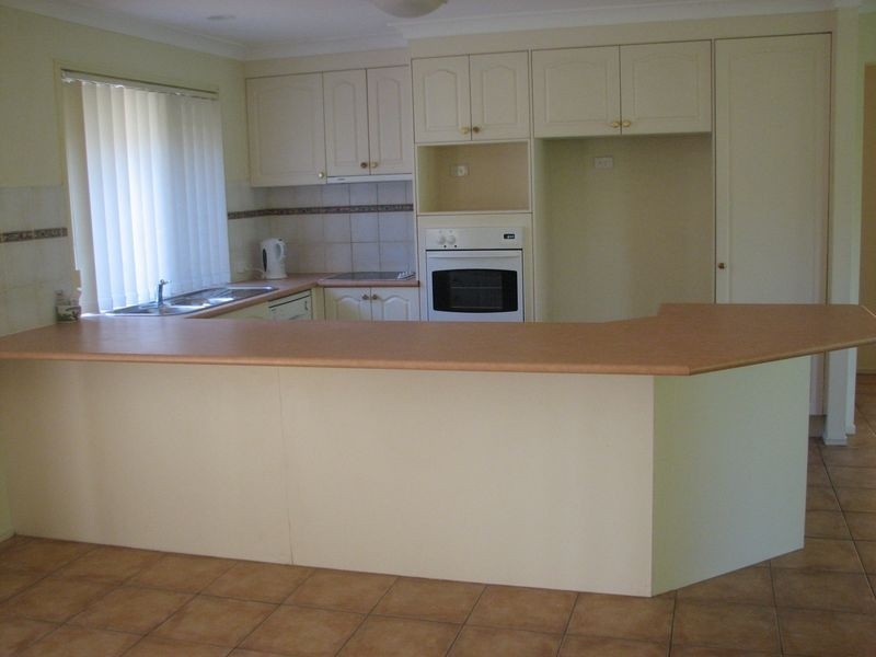 4 Gumview Place, Molendinar QLD 4214