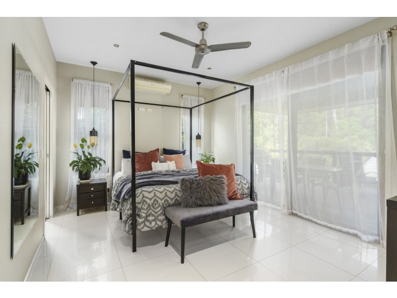 18 McGuire Court, Maudsland QLD 4210