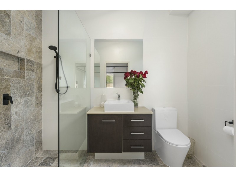 18 McGuire Court, Maudsland QLD 4210