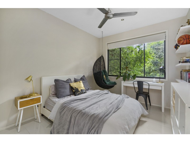 18 McGuire Court, Maudsland QLD 4210