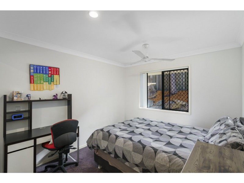 260 Universal Street, Oxenford QLD 4210