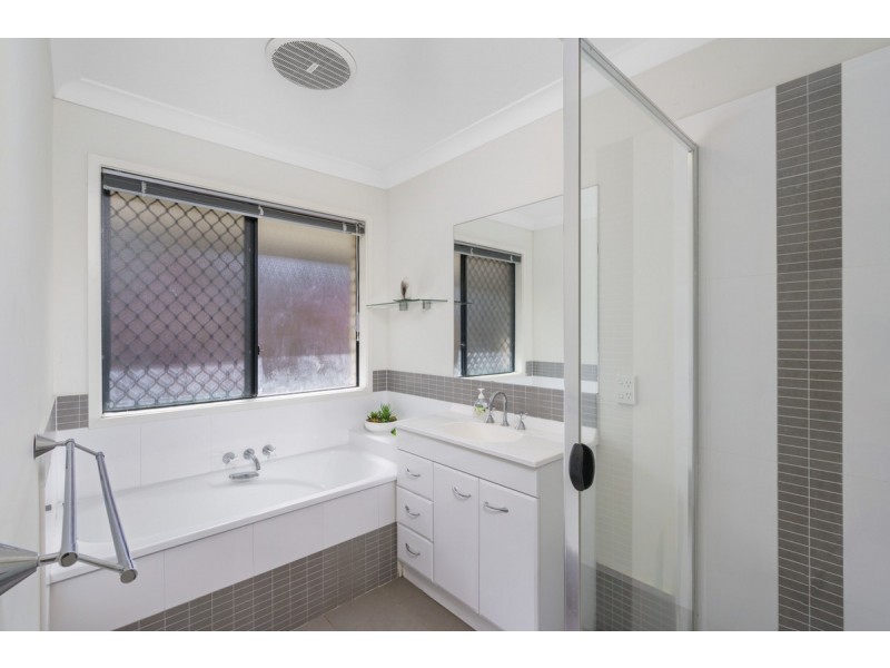 260 Universal Street, Oxenford QLD 4210