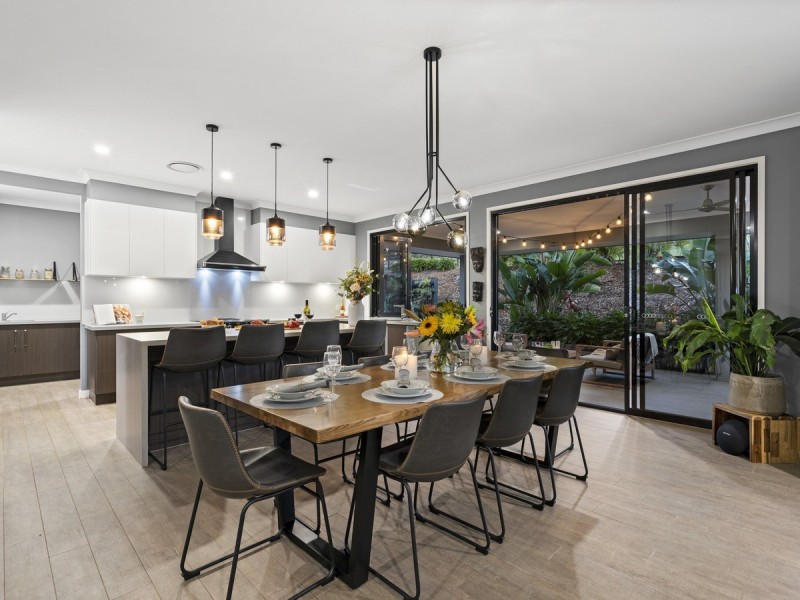 121 Whiptail Place, Advancetown QLD 4211