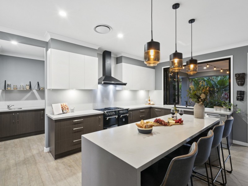 121 Whiptail Place, Advancetown QLD 4211