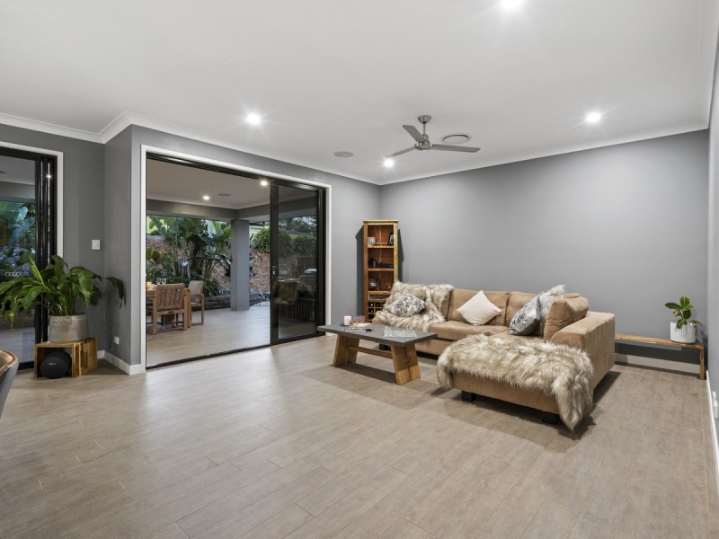 121 Whiptail Place, Advancetown QLD 4211