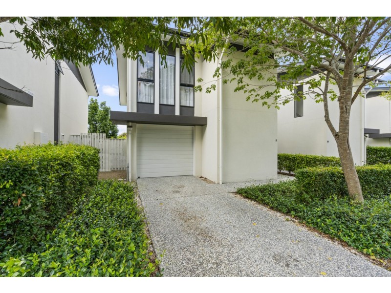 9/26 Hotham Drive, Pacific Pines QLD 4211