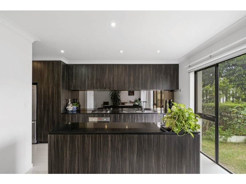 9/26 Hotham Drive, Pacific Pines QLD 4211