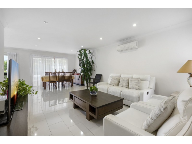 9/26 Hotham Drive, Pacific Pines QLD 4211