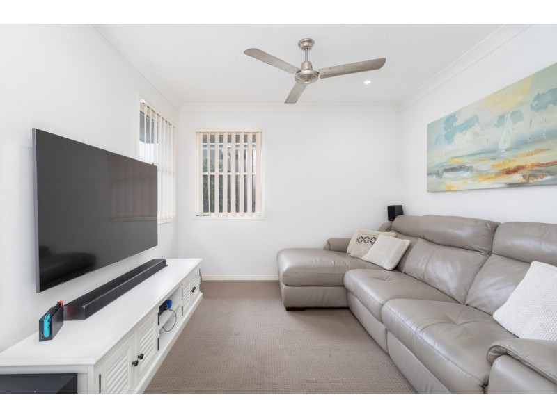 23 Damian Leeding Way, Upper Coomera QLD 4209