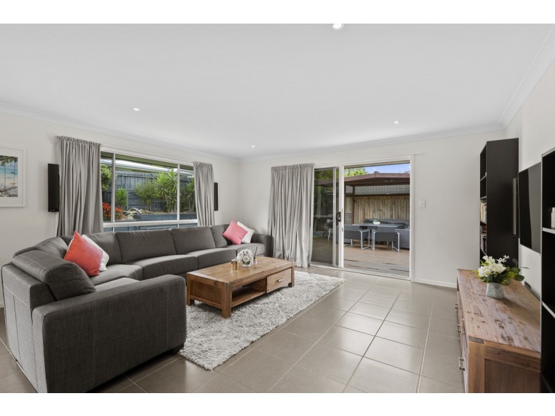 20 Bellinger Key, Pacific Pines QLD 4211