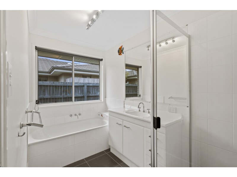 20 Bellinger Key, Pacific Pines QLD 4211