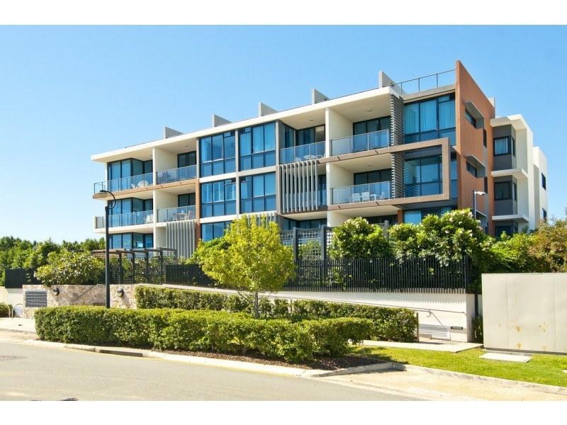 5215 Harbourview Drive, Hope Island QLD 4212