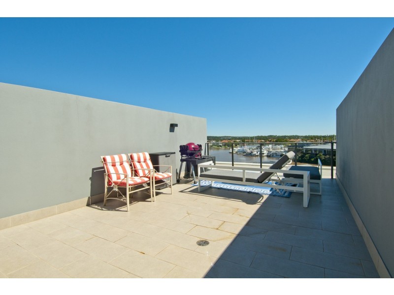5215 Harbourview Drive, Hope Island QLD 4212