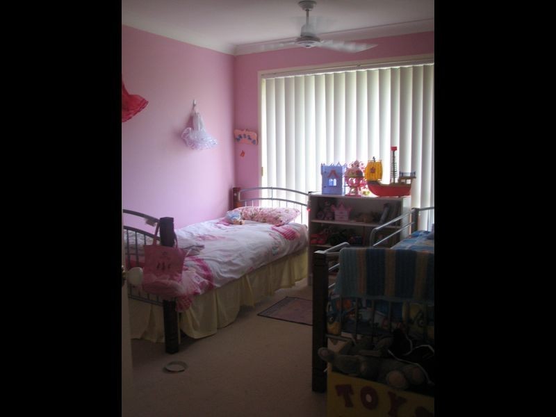 18 Bonin Close, Pacific Pines QLD 4211