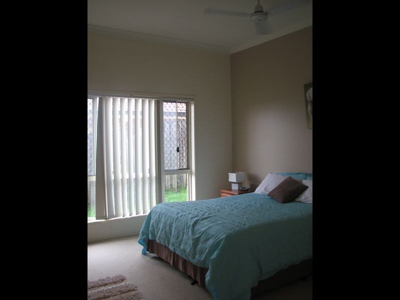 18 Bonin Close, Pacific Pines QLD 4211