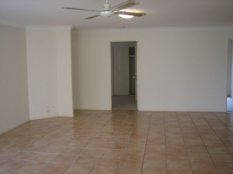 26 Ingles Circuit, Arundel QLD 4214