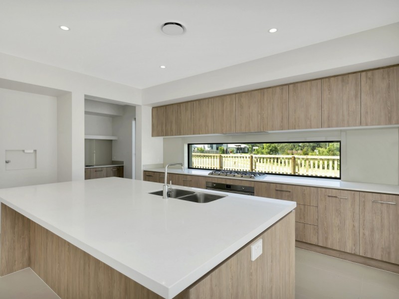 41 Laurel Drive, Helensvale QLD 4212