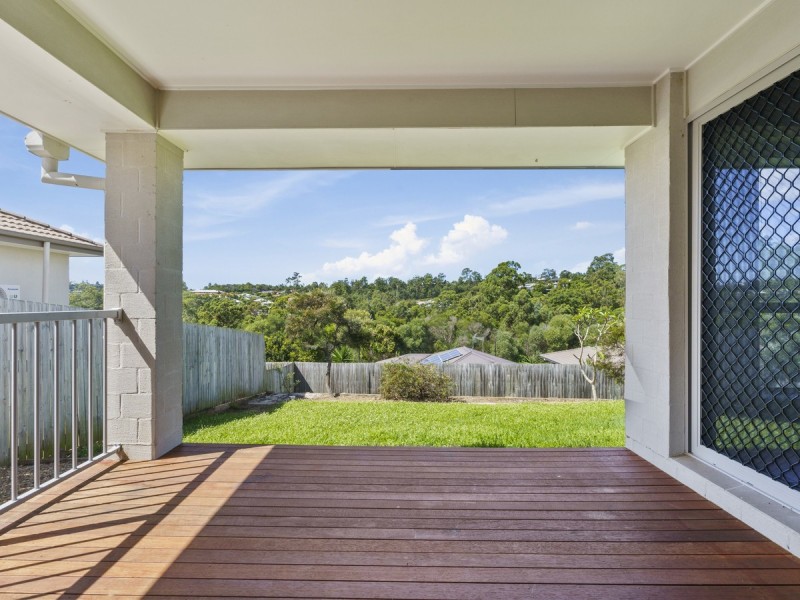 18 Hadrian Crescent, Pacific Pines QLD 4211