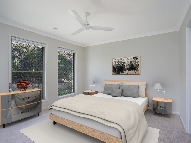 18 Hadrian Crescent, Pacific Pines QLD 4211