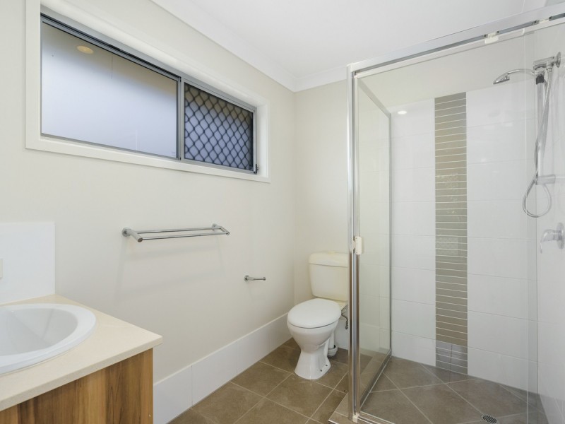 18 Hadrian Crescent, Pacific Pines QLD 4211