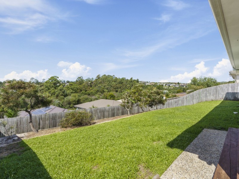18 Hadrian Crescent, Pacific Pines QLD 4211