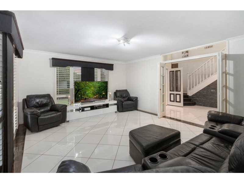 34 Saltwater Terrace, Helensvale QLD 4212