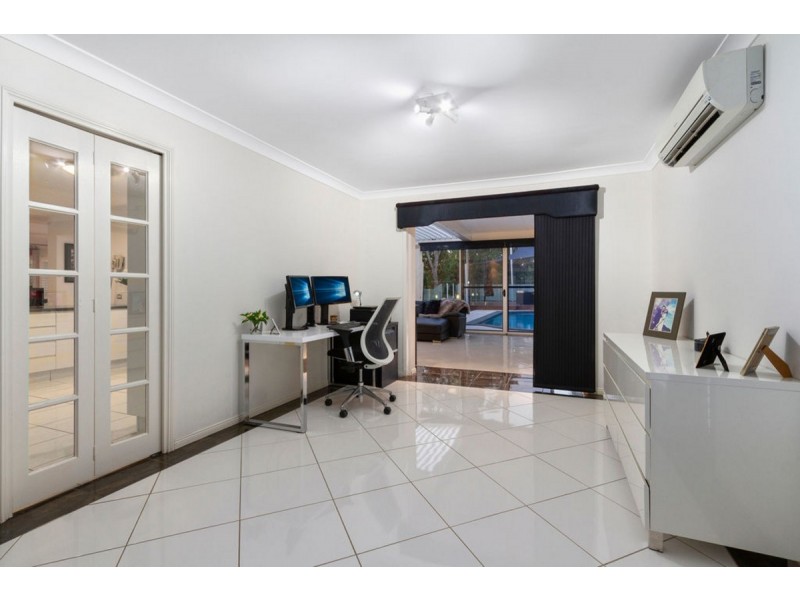 34 Saltwater Terrace, Helensvale QLD 4212