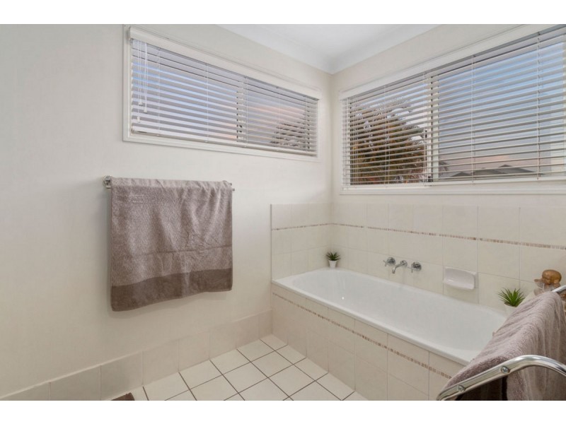 34 Saltwater Terrace, Helensvale QLD 4212