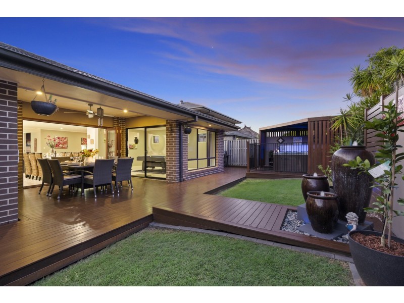 18 Faraday Crescent, Pacific Pines QLD 4211